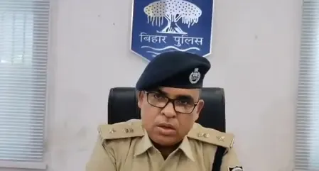 बिहार: चलती ट्रेन से अगवा कोच अटेंडेंट सकुशल बरामद, तीन अपहरणकर्ता गिरफ्तार