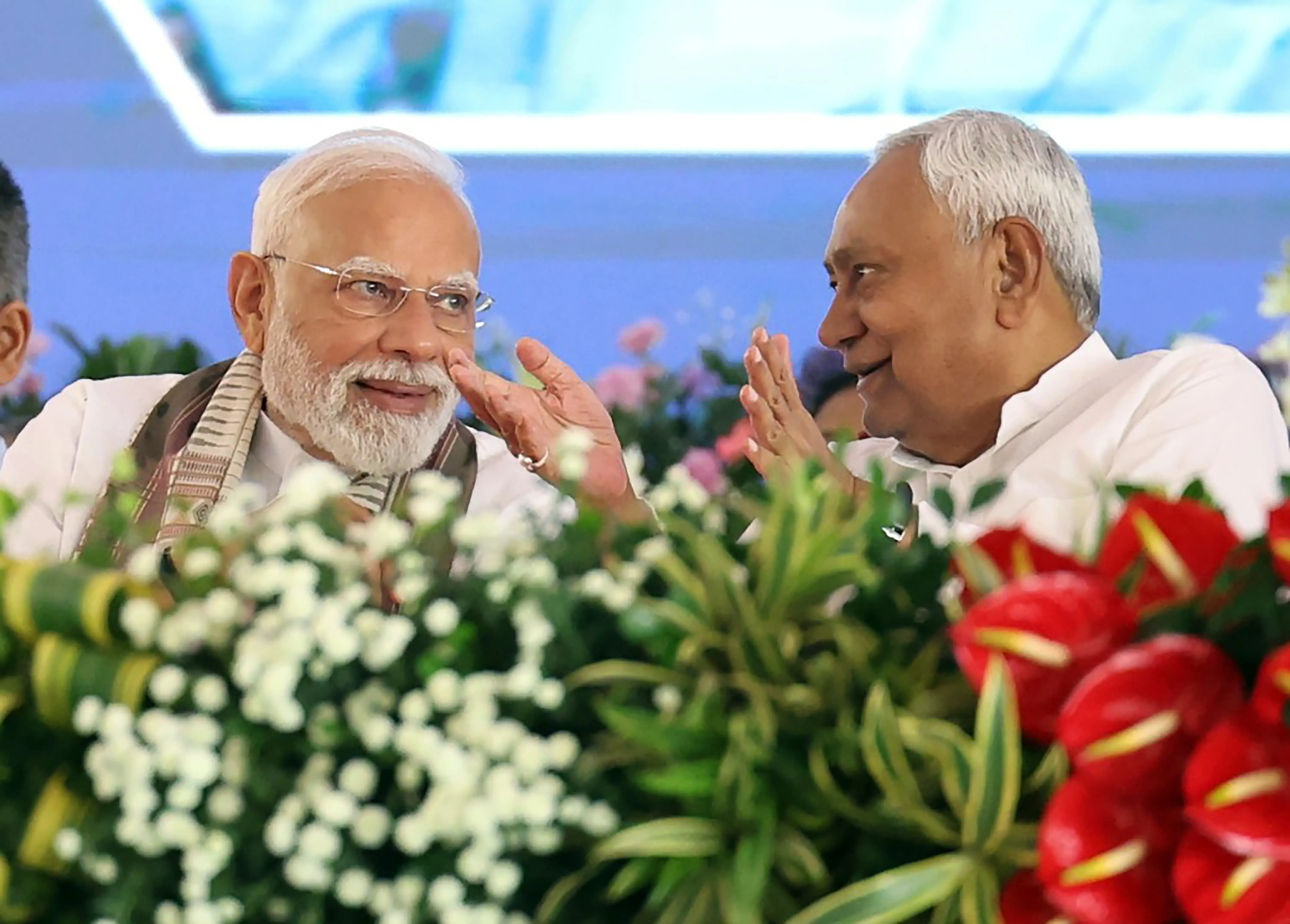 क्या बिहार चुनाव के दूसरे चरण की वोटिंग में नेता मतदाताओं से अपील कर रहे हैं?