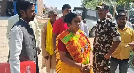 बिहार चुनाव: जन सुराज प्रत्याशी गीता पासी ने मोहनिया से किया नामांकन, भाजपा पर लगाए गंभीर आरोप