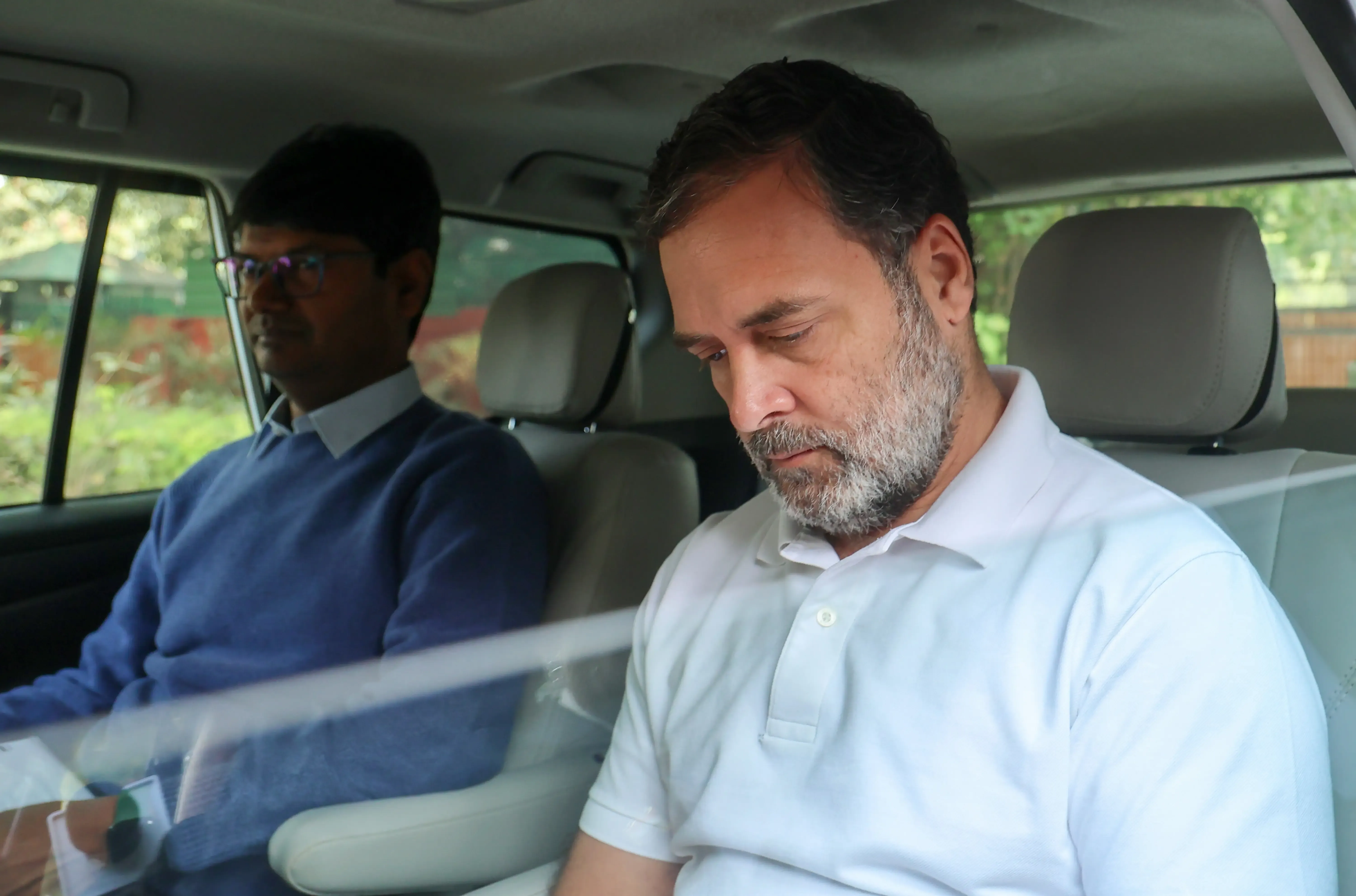 क्या बिहार चुनाव नतीजों ने यूपी के विपक्षी दलों के समीकरण बिगाड़ दिए हैं?