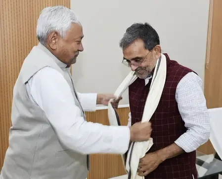 एनडीए की बड़ी जीत पर उपेंद्र कुशवाहा ने नीतीश कुमार से मुलाकात कर दी बधाई, गठबंधन की एकता पर जोर