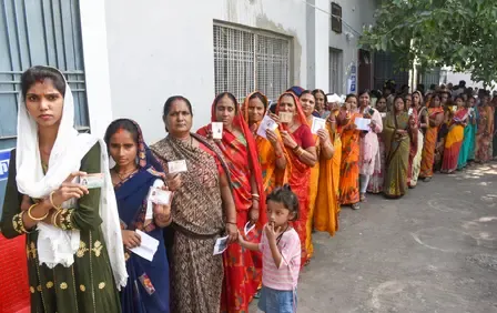 बिहार चुनाव: शाम 5 बजे तक 60.13 प्रतिशत मतदान, मीनापुर विधानसभा में सबसे अधिक वोटिंग