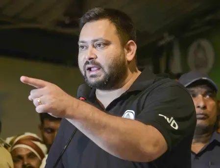 तेजस्वी यादव ने केंद्र सरकार पर साधा निशाना, 'बिहार के साथ सौतेला व्यवहार का आरोप'