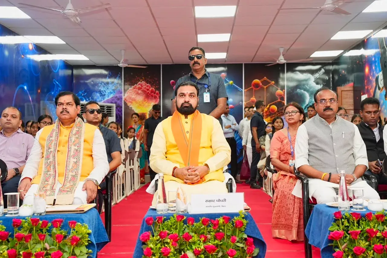 Bihar CMO Launches Free JEE-NEET Coaching at 10 Patna Model Schools