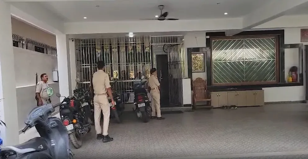 Bihar EOU raids BBOSE deputy director's properties in ₹3.43 crore DA case