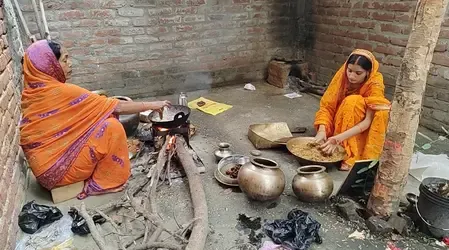  बिहार: गया के नक्सल प्रभावित क्षेत्र में छठ महापर्व की धूम, छठव्रतियों ने डूबते सूर्य को दिया अर्घ्य
