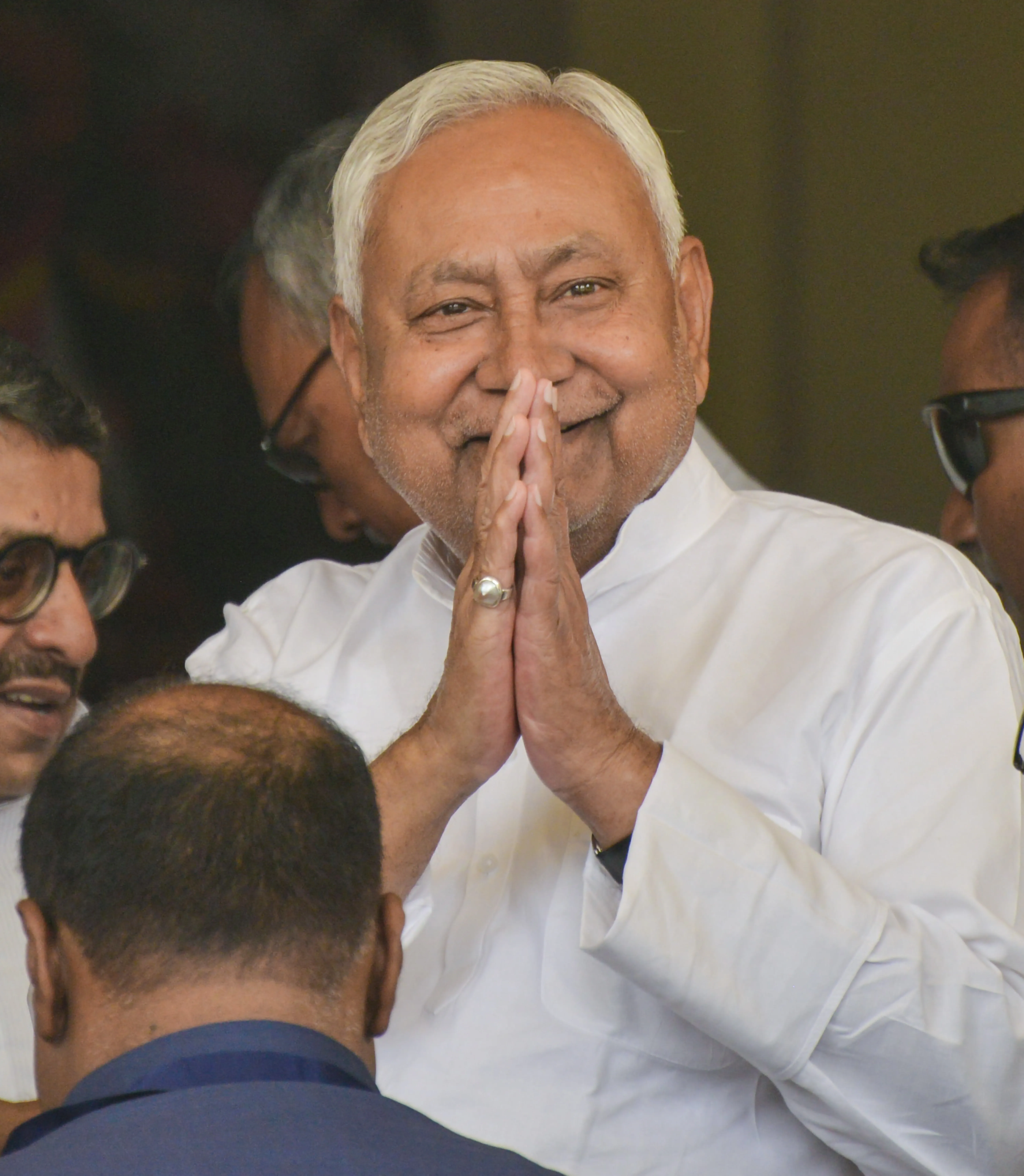 Did Bihar govt really double the honorarium for MDMS cooks, night watchmen, and health instructors?