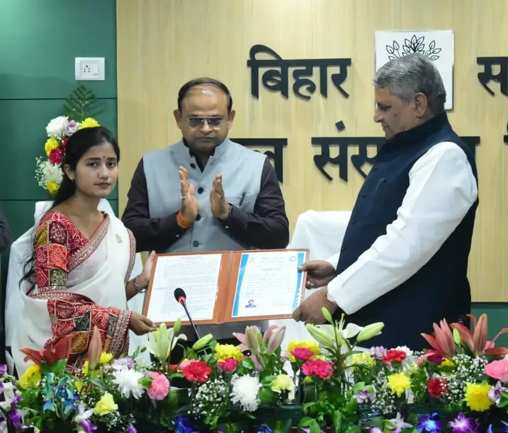 क्या बिहार में जल संसाधन विभाग के अनुकंपा पर 32 कर्मियों को नियुक्ति पत्र सौंपा गया?