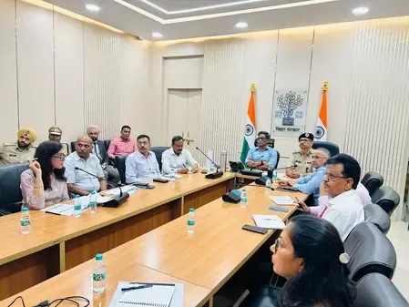 बिहार के सीमावर्ती क्षेत्रों में सुरक्षा बढ़ाई गई, मुख्य सचिव ने अधिकारियों के साथ की बैठक