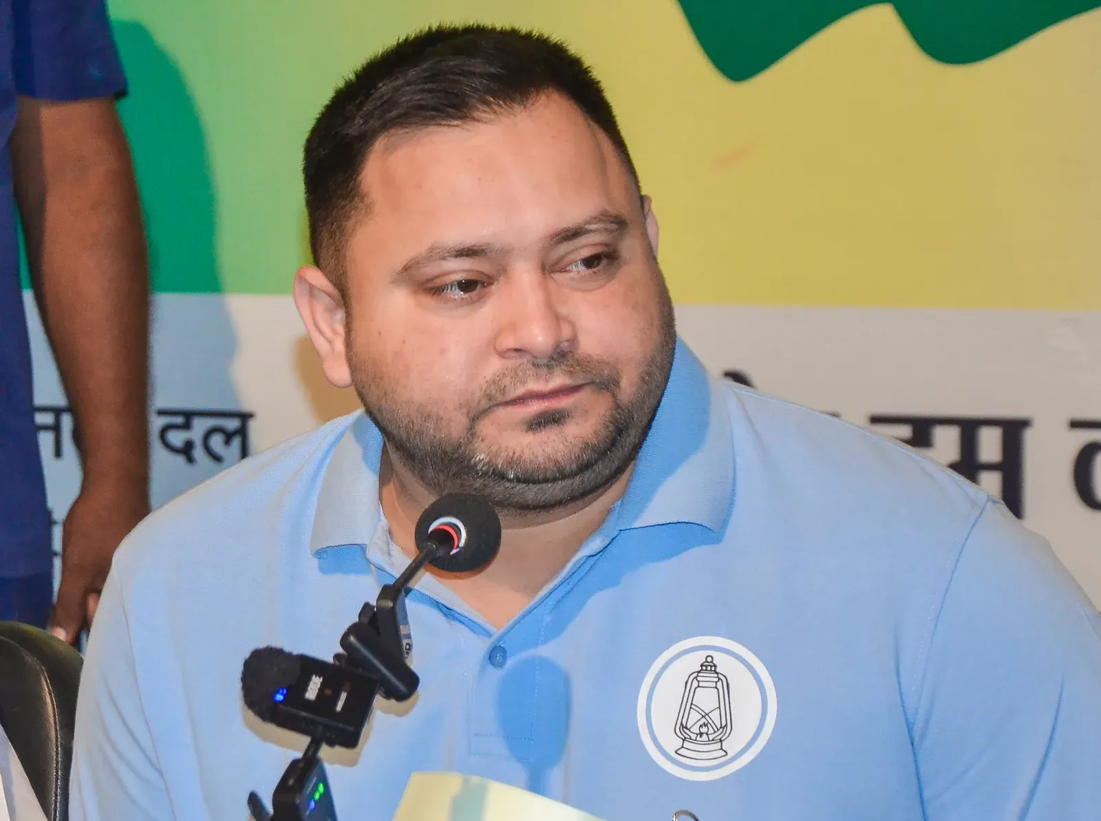 TRE-4 वैकेंसी नहीं, लाठीचार्ज जारी — तेजस्वी यादव का NDA पर बड़ा हमला