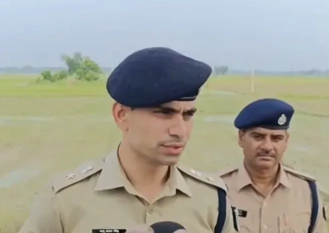 खगड़िया मुठभेड़: पुलिस पिस्तौल छीनकर भागे आरोपी अखिलेश कुमार को गोली लगी, गिरफ्तार