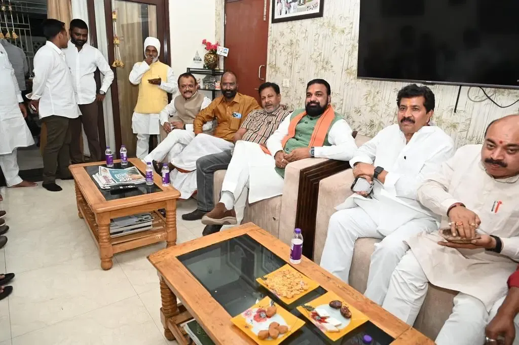 बिहार की समृद्धि के लिए छठी मैया का आशीर्वाद प्रदेशवासियों पर बना रहे: उपमुख्यमंत्री सम्राट चौधरी