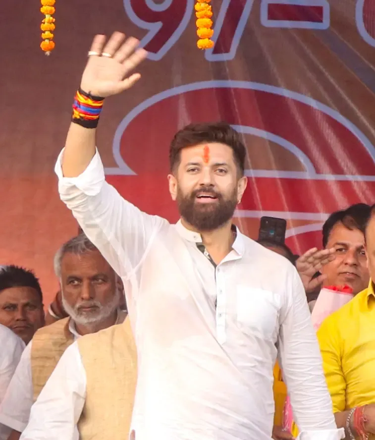 क्या बिहार चुनाव के बाद 'चिराग' की चमक और बढ़ी? 20 सीटों पर लोजपा (आर) की बढ़त