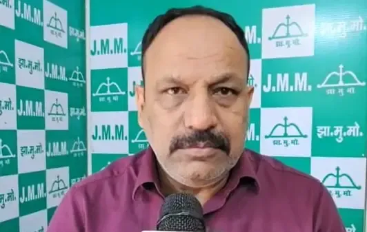 क्या बिहार में महागठबंधन से झामुमो का रास्ता अलग हो गया? मनोज पांडे का सवाल- एकतरफा प्यार कब तक?