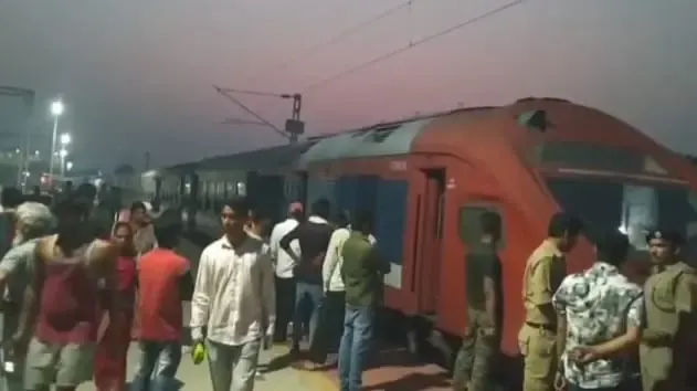 Bihar: Catastrophic Train Incident Averted in Begusarai as Fire Erupts in DEMU Engine