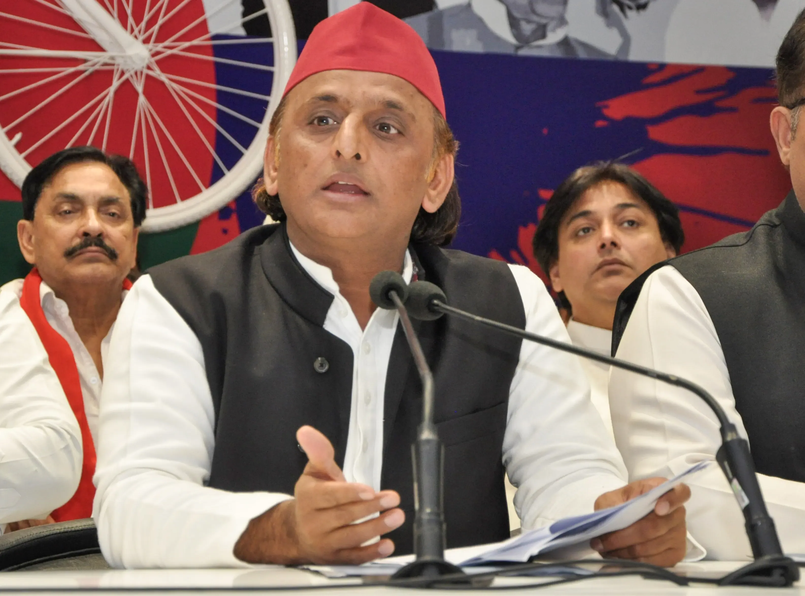 क्या बिहार में भाजपा चुनाव हार रही है? - अखिलेश यादव