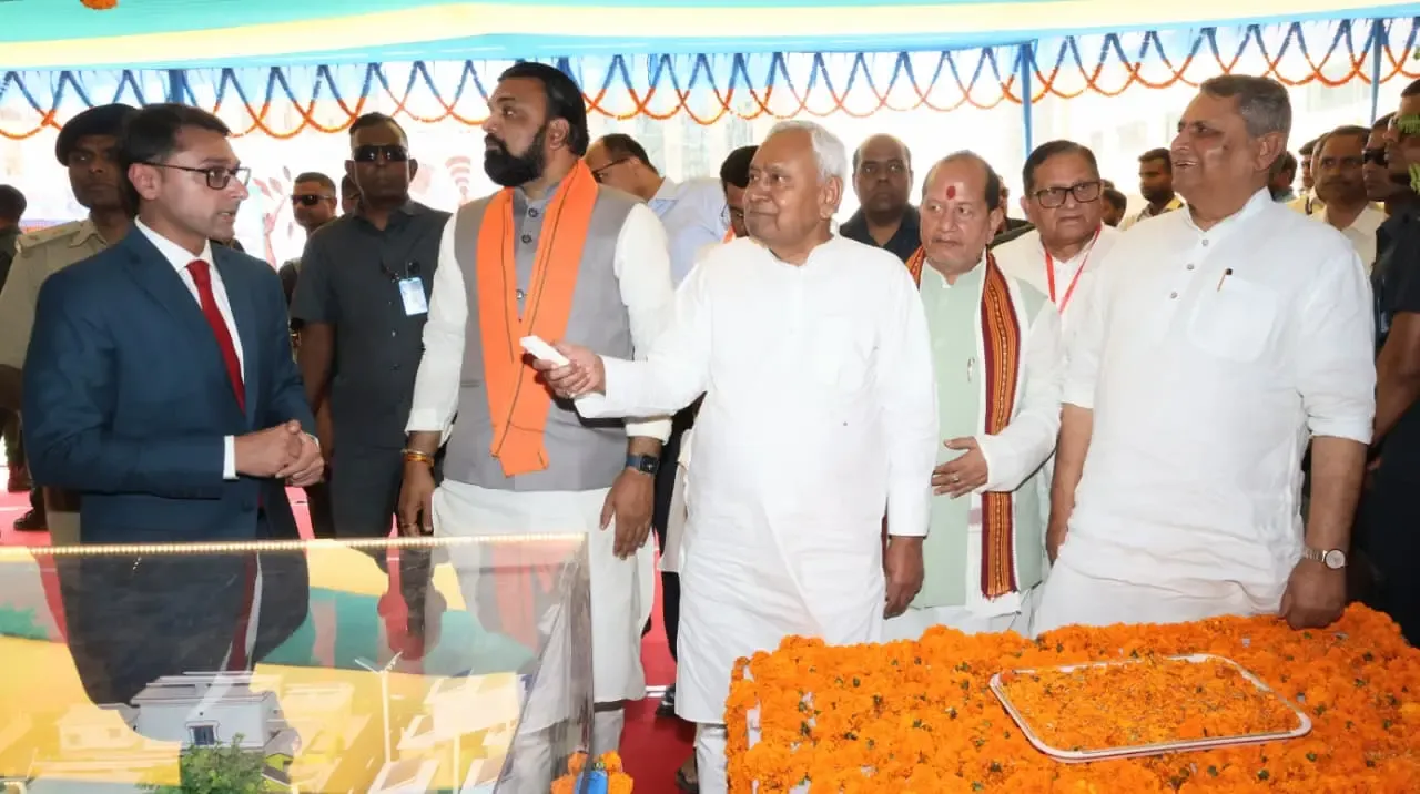 बिहार: नीतीश कुमार की समृद्धि यात्रा में बक्सर में विशिष्ट चिकित्सा केंद्रों का उद्घाटन