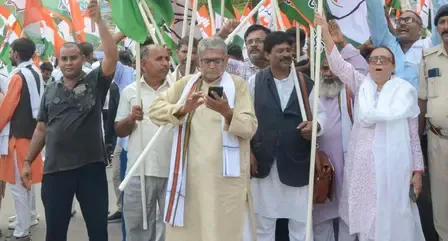 बिहार में मतदाता पुनरीक्षण के विरोध में सड़कों पर उतरे बंद समर्थक