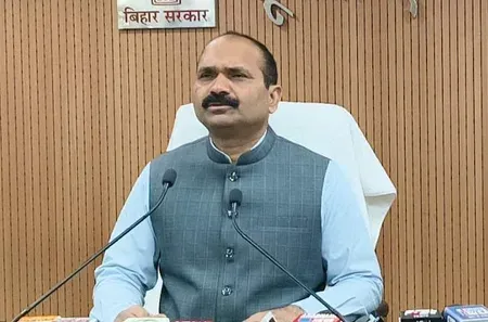 बिहार में प्रतियोगी परीक्षाओं पर सरकार सख्त: CM सम्राट चौधरी के निर्देश पर आयोगों को पारदर्शिता के कड़े आदेश