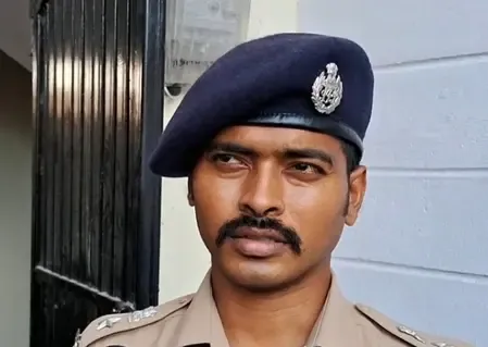 बिहार: मुजफ्फरपुर में घर में घुसकर जूनियर इंजीनियर की चाकू गोदकर हत्या   ‎