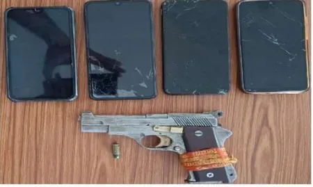 मुजफ्फरपुर में एसटीएफ की दोहरी कार्रवाई: अवैध हथियारों सहित तीन गिरफ्तार, मोस्ट वांटेड आकाश कुमार भी पकड़ा