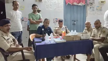 बिहार : नवादा में पुलिस टीम पर हमला, मिर्च पाउडर और केमिकल का किया गया इस्तेमाल 