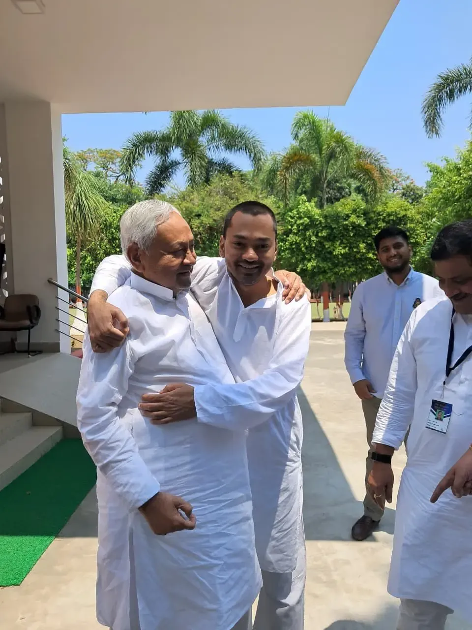 बिहार कैबिनेट विस्तार: निशांत कुमार लेंगे मंत्री पद की शपथ, पहले पिता नीतीश कुमार से लिया आशीर्वाद