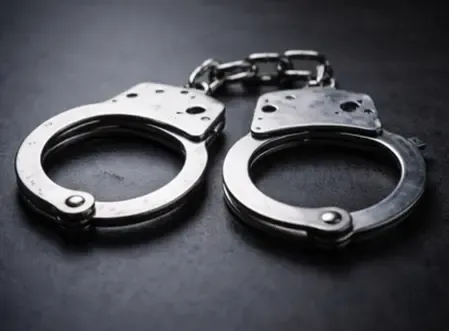 पटना में कोडिन युक्त कफ सिरप की 30 हजार बोतलें जब्त, एक आरोपी गिरफ्तार