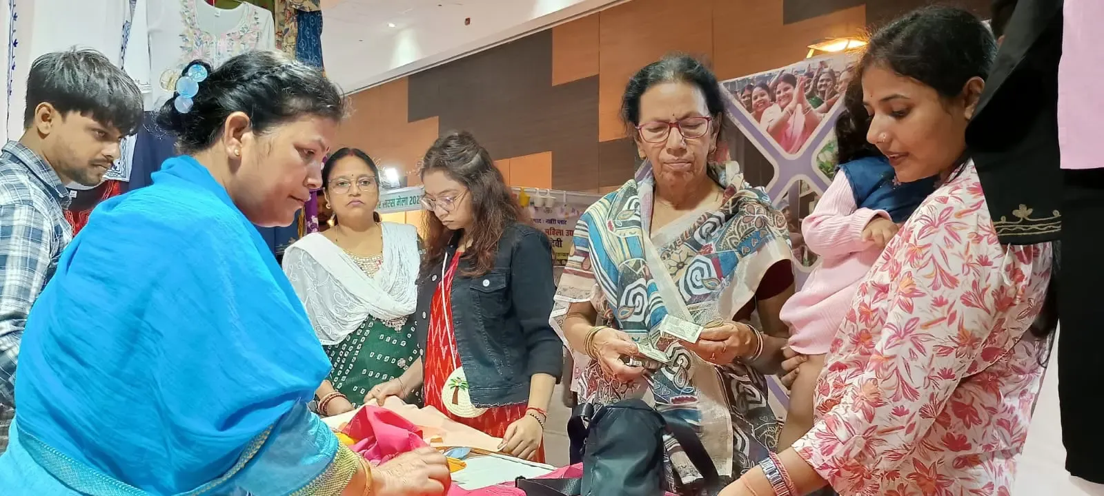 बिहार सरस मेला 2026: जीविका दीदियों को ऑनलाइन बाज़ार से जोड़ने की पहल, ₹1 करोड़ से अधिक का कारोबार