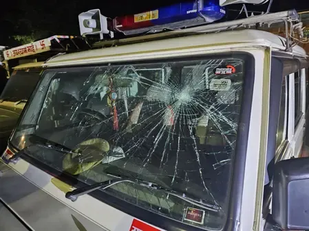 बिहार: पुलिस और ग्रामीणों के बीच हिंसक झड़प, गोली लगने से एक ग्रामीण की मौत, थानाध्यक्ष समेत कई पुलिसकर्मी घायल