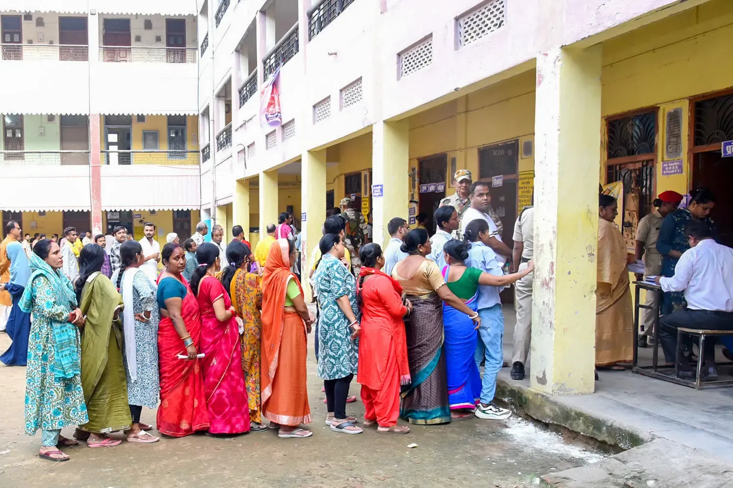 Who are the 1,302 Candidates Competing for 122 Seats in the Bihar Polls?