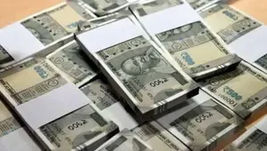 What is the total value of cash and liquor seized in Bihar polls?