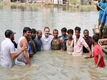 How Did Rahul Gandhi Connect with Fishermen During Bihar Campaign?