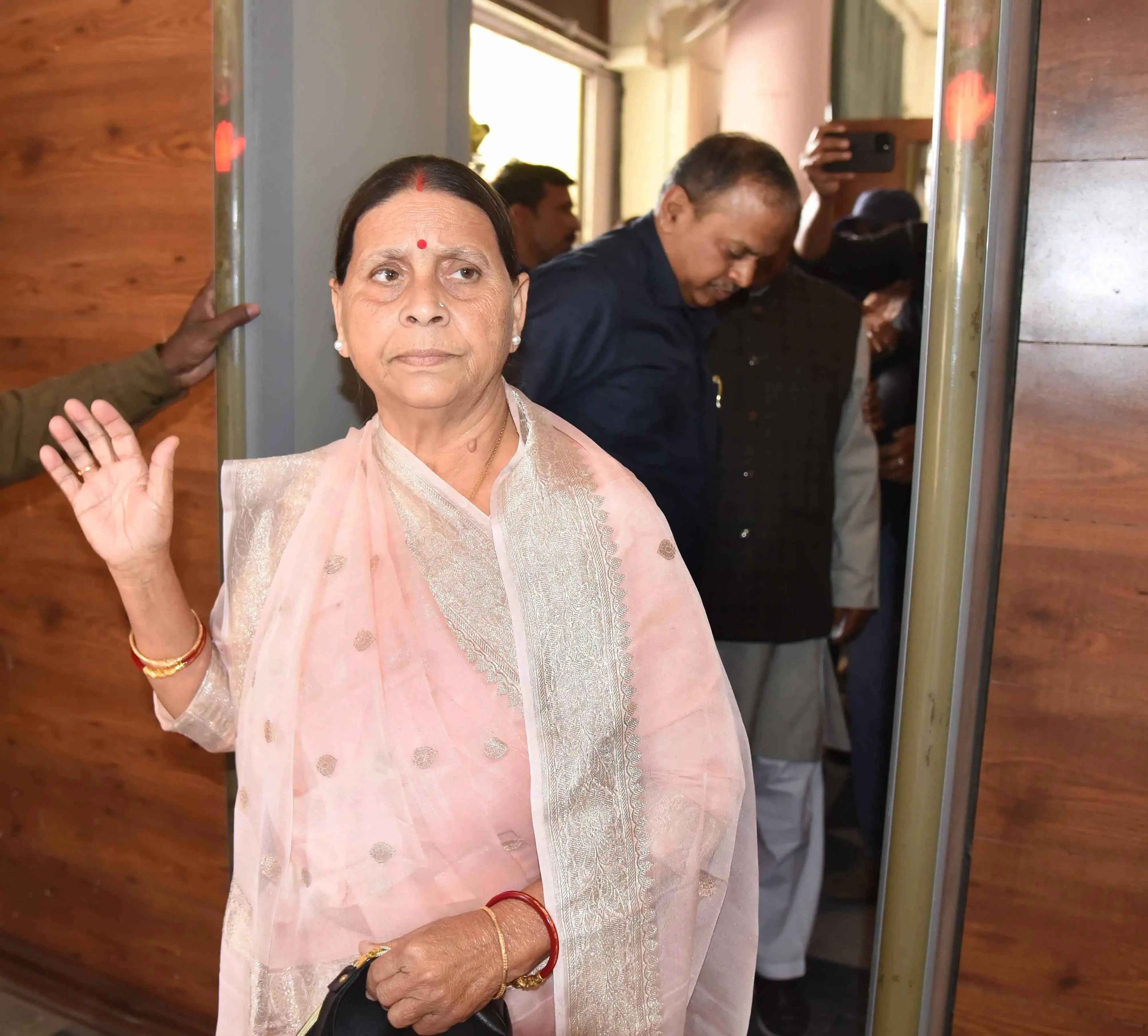 क्या बिहार की पूर्व सीएम राबड़ी देवी का पता बदलने जा रहा है?