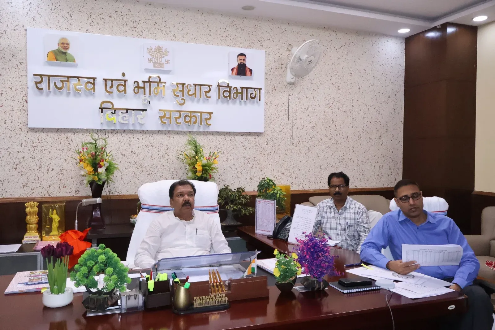 बिहार राजस्व विभाग में 10 अधिकारियों पर कार्रवाई, अंजली कुमारी आनंद को बर्खास्त करने की अनुशंसा
