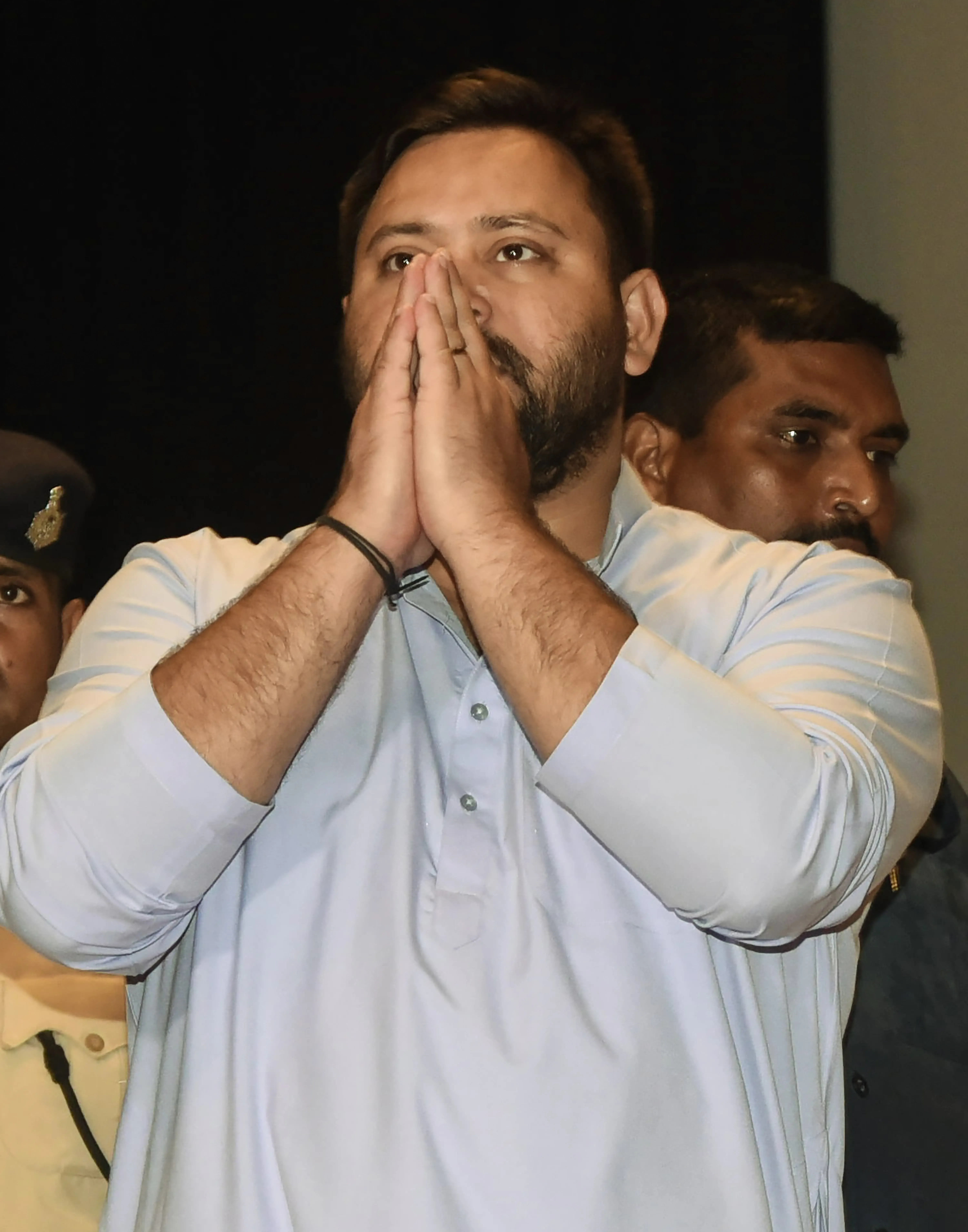 क्या बिहार में राजद की समीक्षा बैठक में तेजस्वी यादव को विधायक दल का नेता चुना गया? हार पर हुई चर्चा