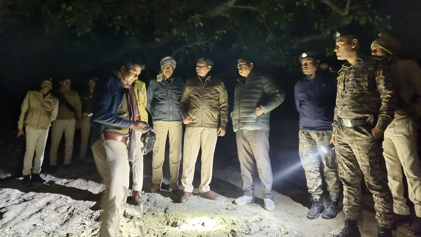 क्या बिहार के सारण में पुलिस के साथ मुठभेड़ में शराब तस्कर घायल हुआ?