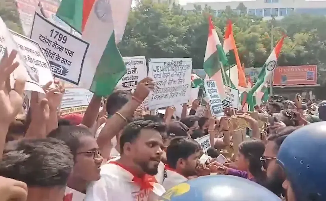 Bihar SI recruitment protest: Police lathi-charge candidates in Patna over exam cancellation