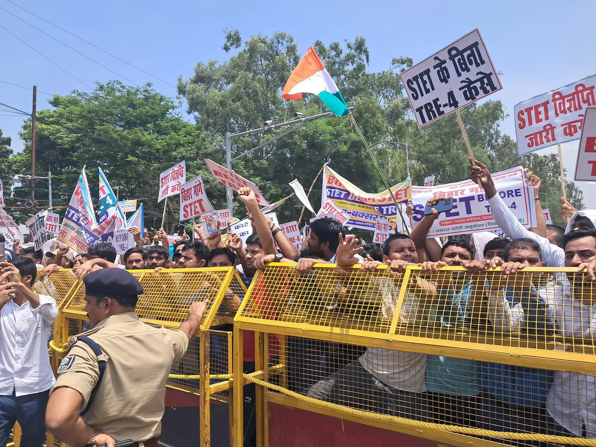 Why Are STET Aspirants Protesting in Patna?