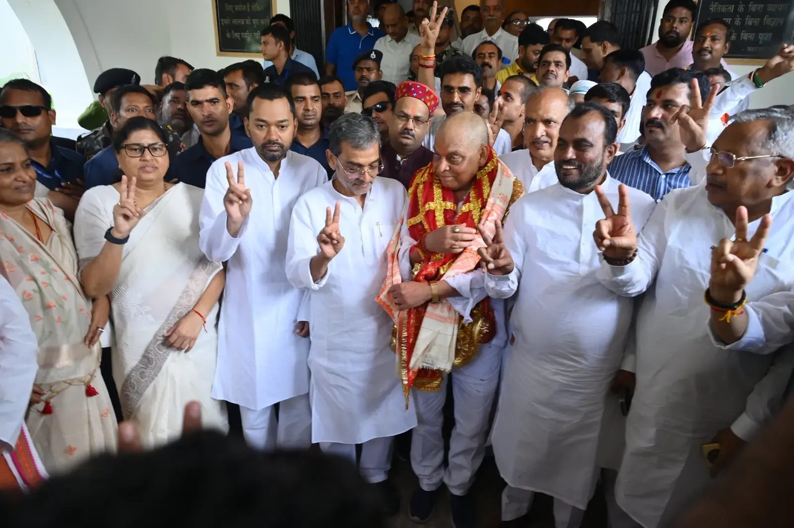 बिहार विधान परिषद चुनाव 2026: एनडीए, कांग्रेस और भाकपा माले के प्रत्याशियों ने 8 सीटों पर भरे नामांकन