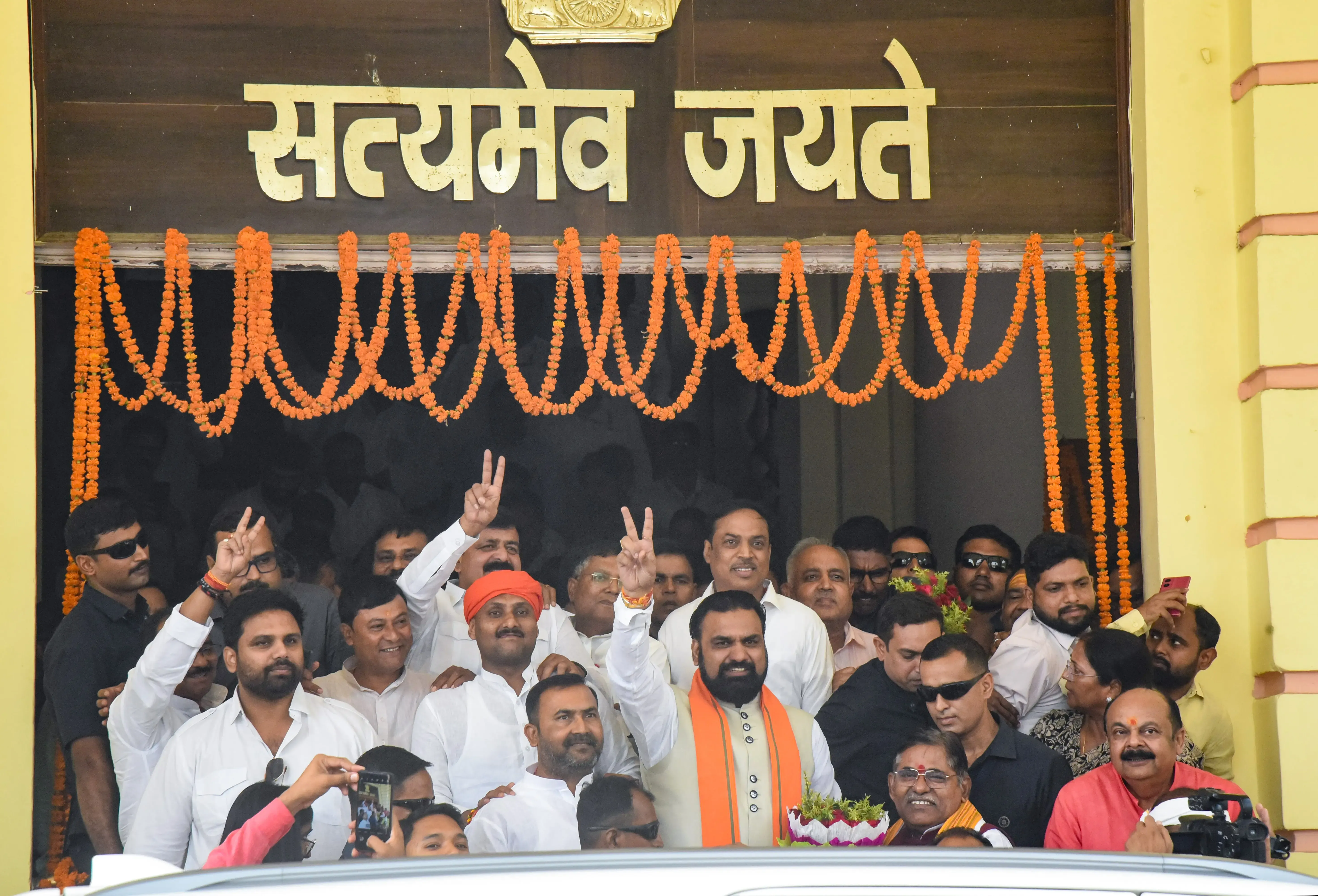 बिहार विधानसभा में सम्राट चौधरी सरकार ने ध्वनिमत से जीता विश्वास मत, NDA के 201 विधायकों का समर्थन