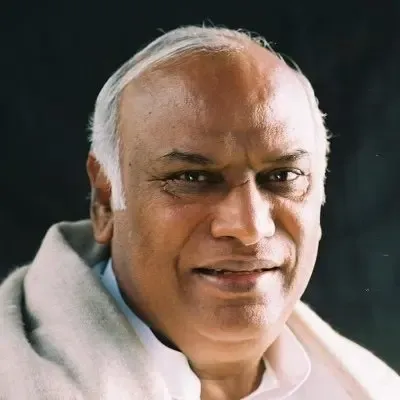 बिहार विधानसभा चुनाव: मल्लिकार्जुन खड़गे ने की फर्स्ट टाइम वोटर्स से खास अपील, 'मौके को ना गंवाए'