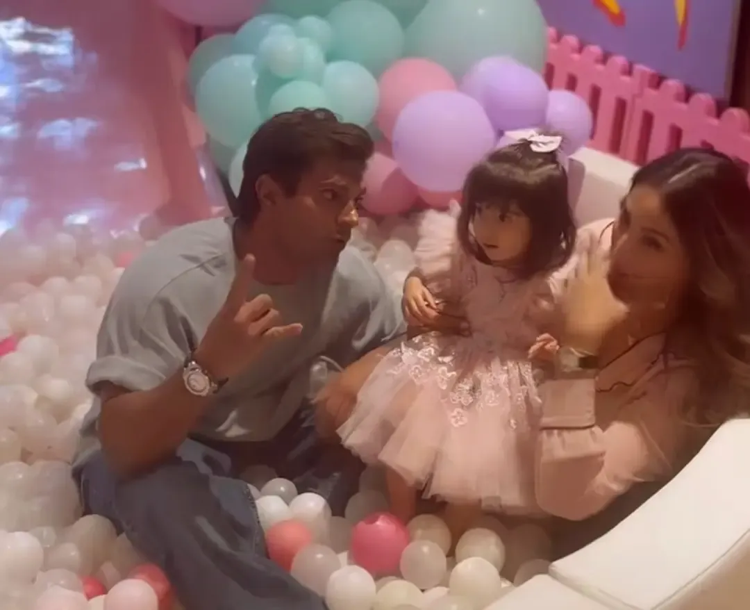 Bipasha Basu and Family Celebrate Shilpa Shetty's Daughter's Birthday