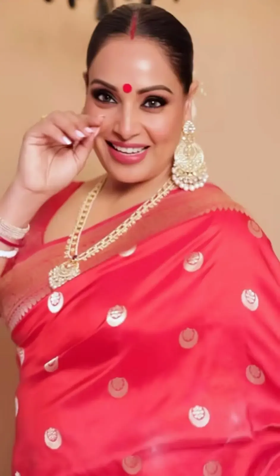 Did Bipasha Basu Just Flaunt a Stunning Festive Look with Her Viral Song?
