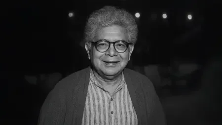 क्या बर्थडे स्पेशल में हम जान सकते हैं 'काकाबाबू' के जासूसी किरदार और सुनील गंगोपाध्याय के पहले उपन्यास के बारे में?