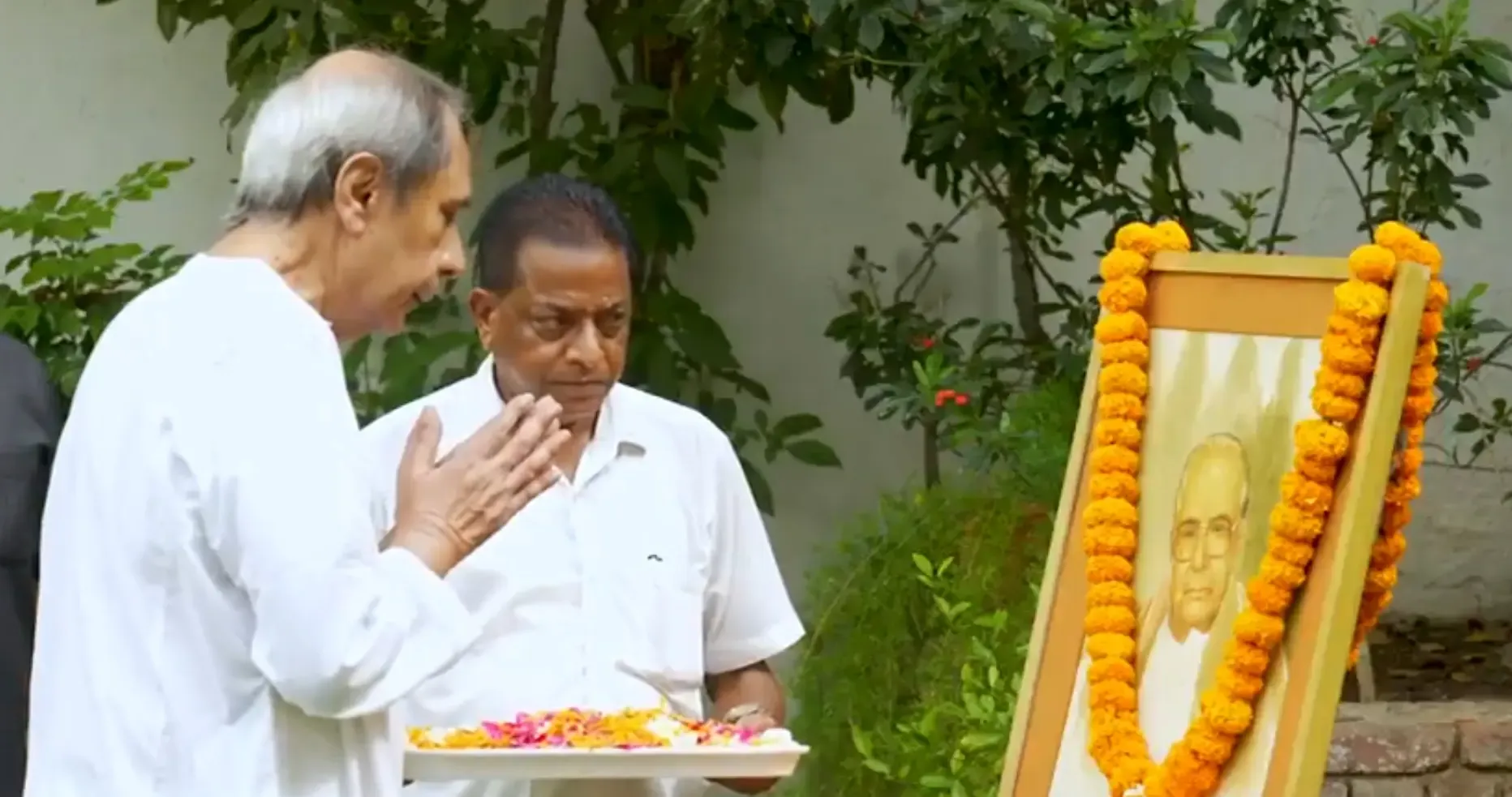 नवीन पटनायक ने बीजू पटनायक को अर्पित की श्रद्धांजलि, साहस और देशभक्ति के प्रतीक के रूप में किया वर्णन