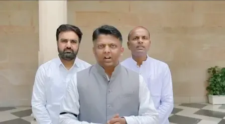 BJP Accuses Congress of Divisive Politics Amid Gujarati Community Protests in Delhi