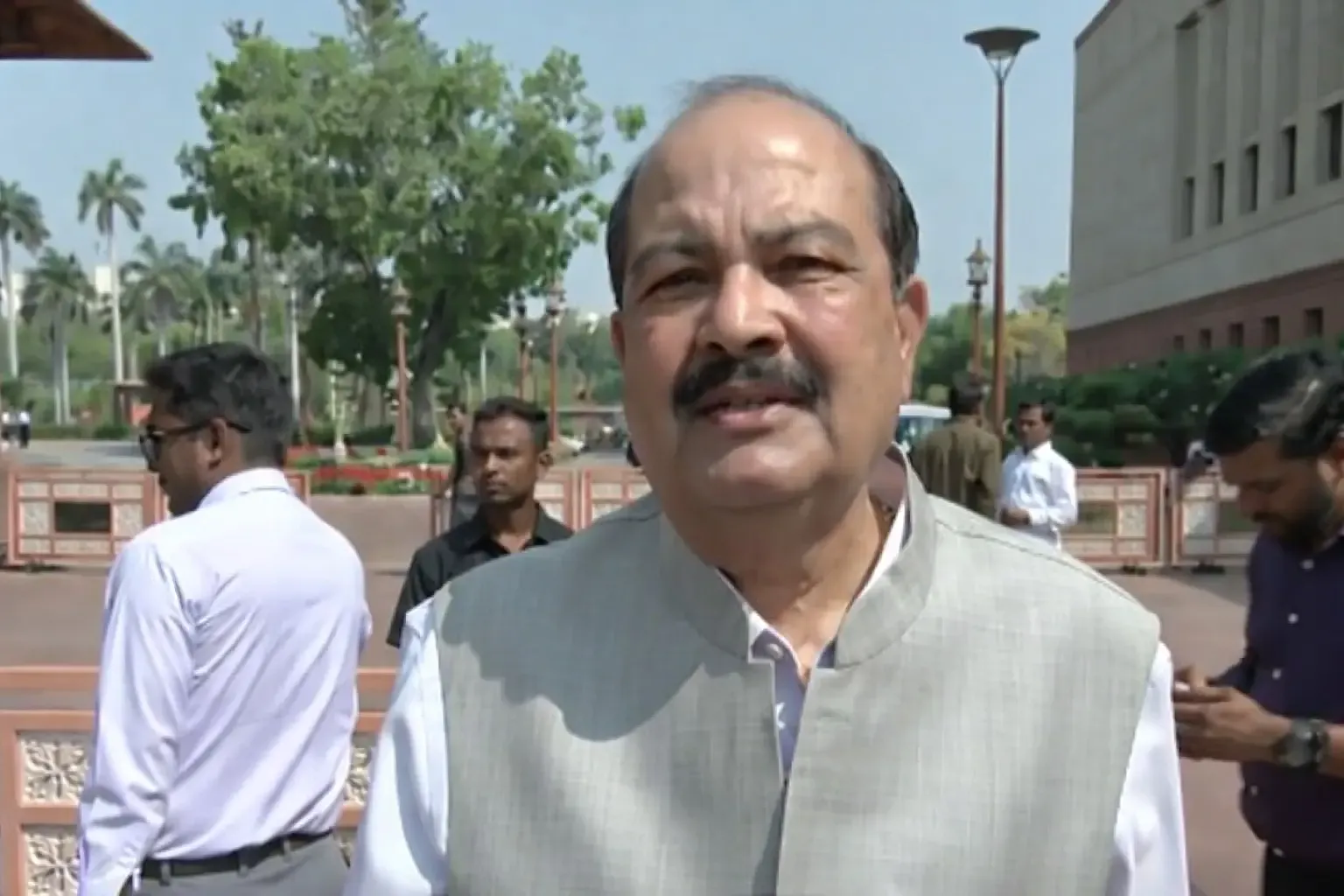 BJP Claims Himachal Pradesh Faces 'Financial Emergency', Criticizes Rahul Gandhi's Leadership