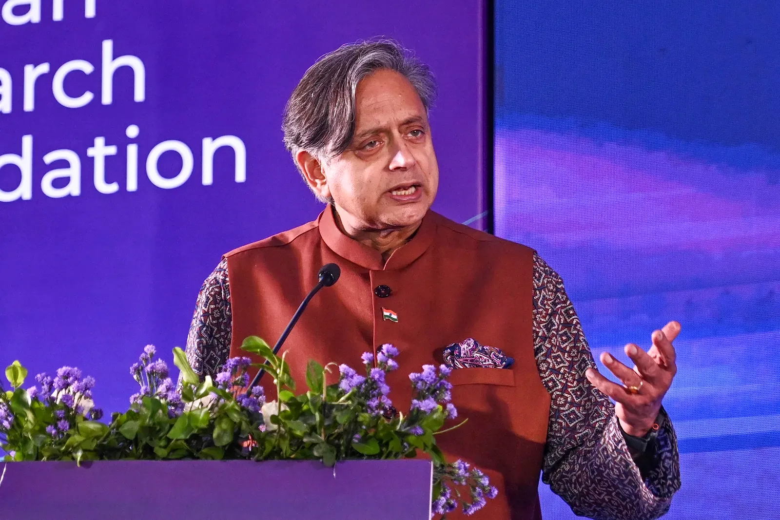 BJP backs Tharoor on student protests; Congress defends Rahul Gandhi's reform focus