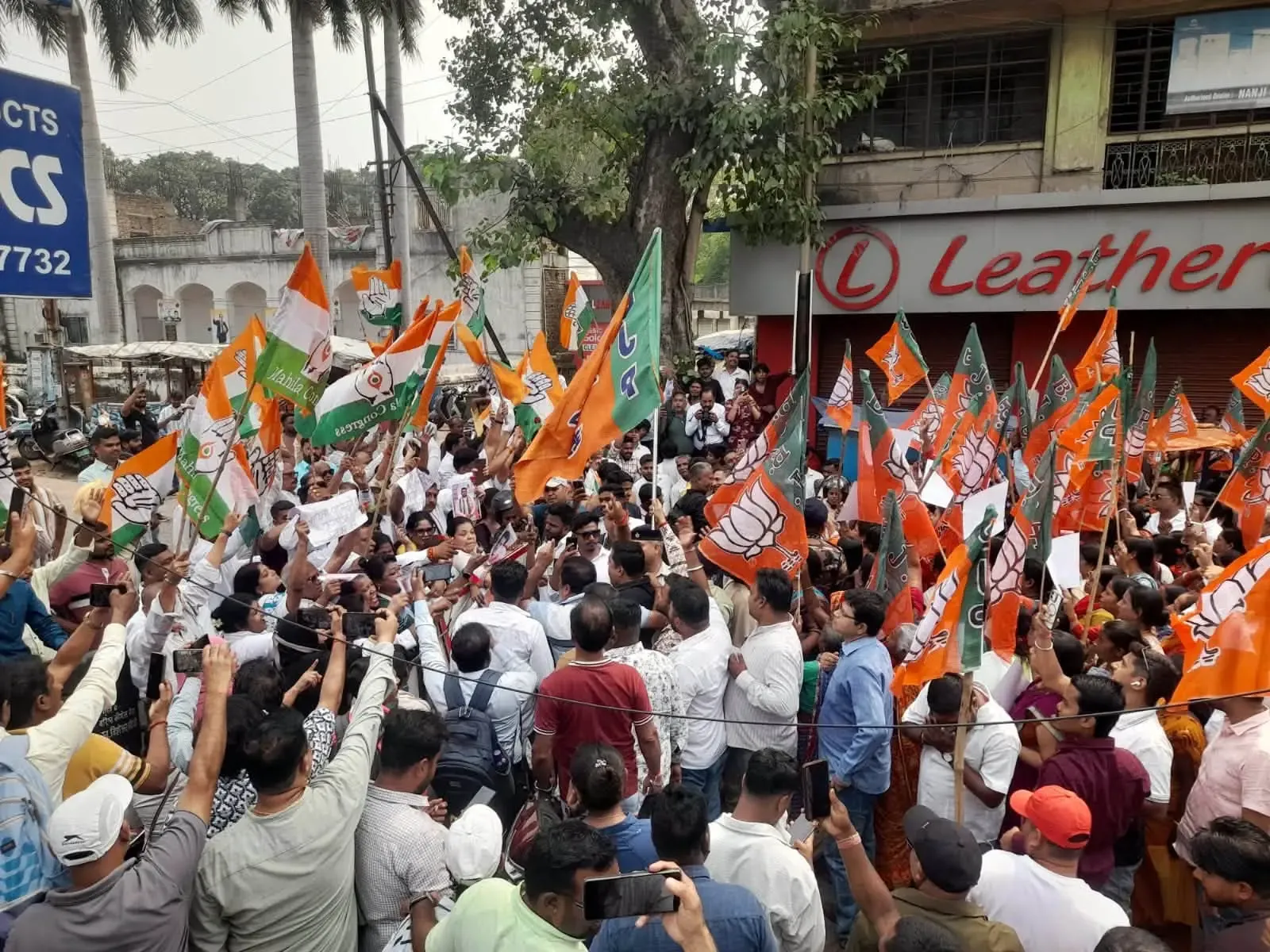 BJP-Congress clash in Jamshedpur: 10+ injured in stone-pelting at Congress HQ
